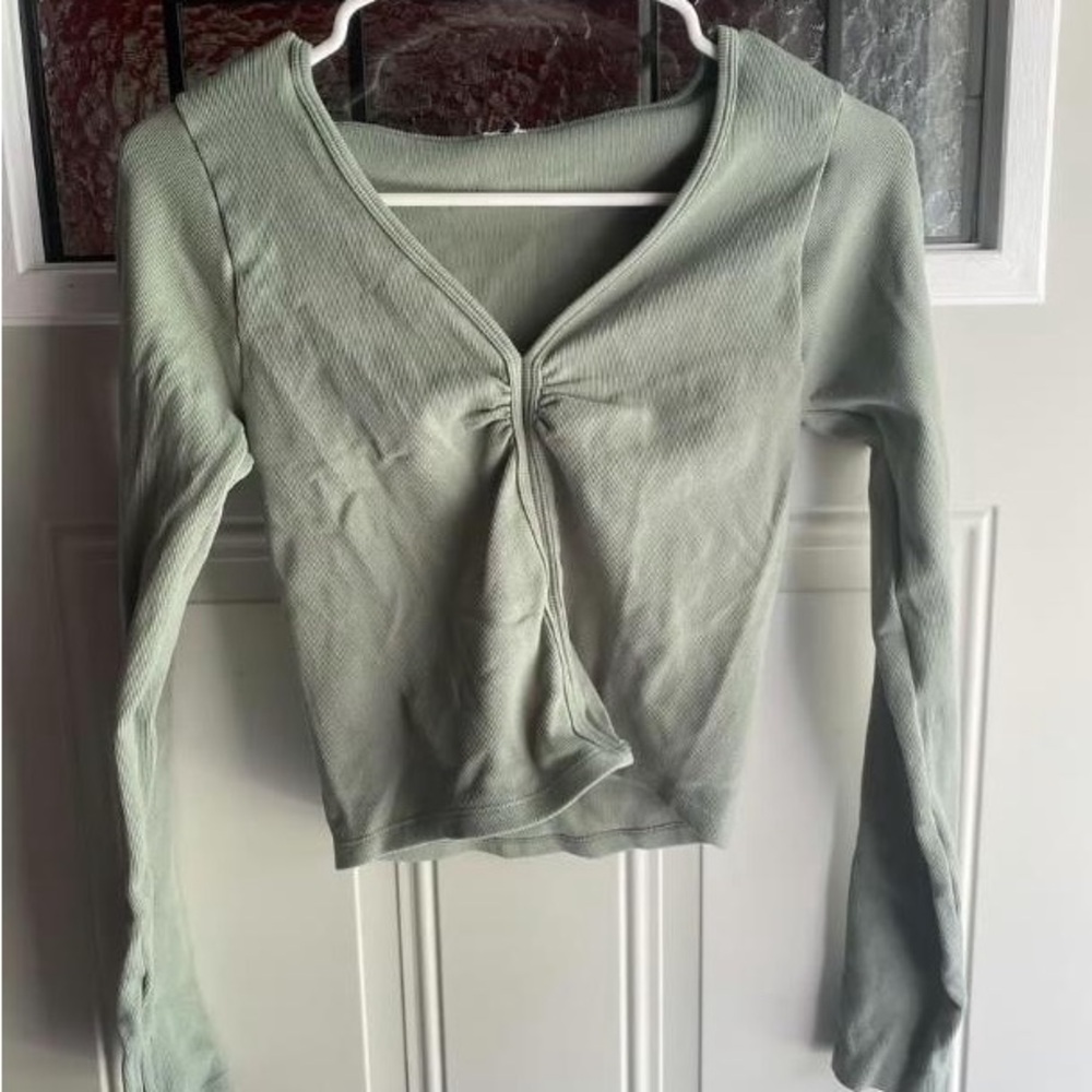 Women's V-Neck Long Sleeve Top - Green